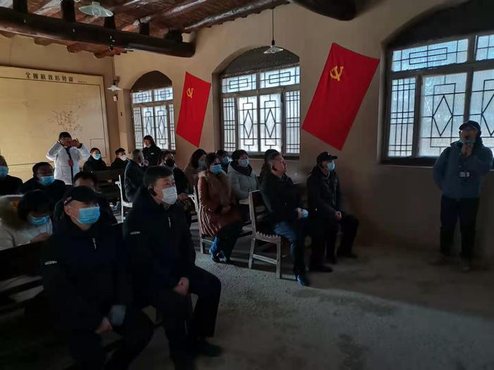 参观七届二中全会会址.jpg