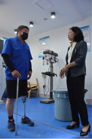 胡迎春副市长调研包头市残疾人工作